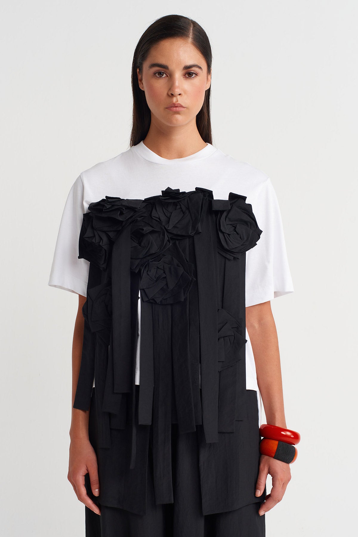White / Black Flower-Appliqué Ribbon T-Shirt-Y261011029