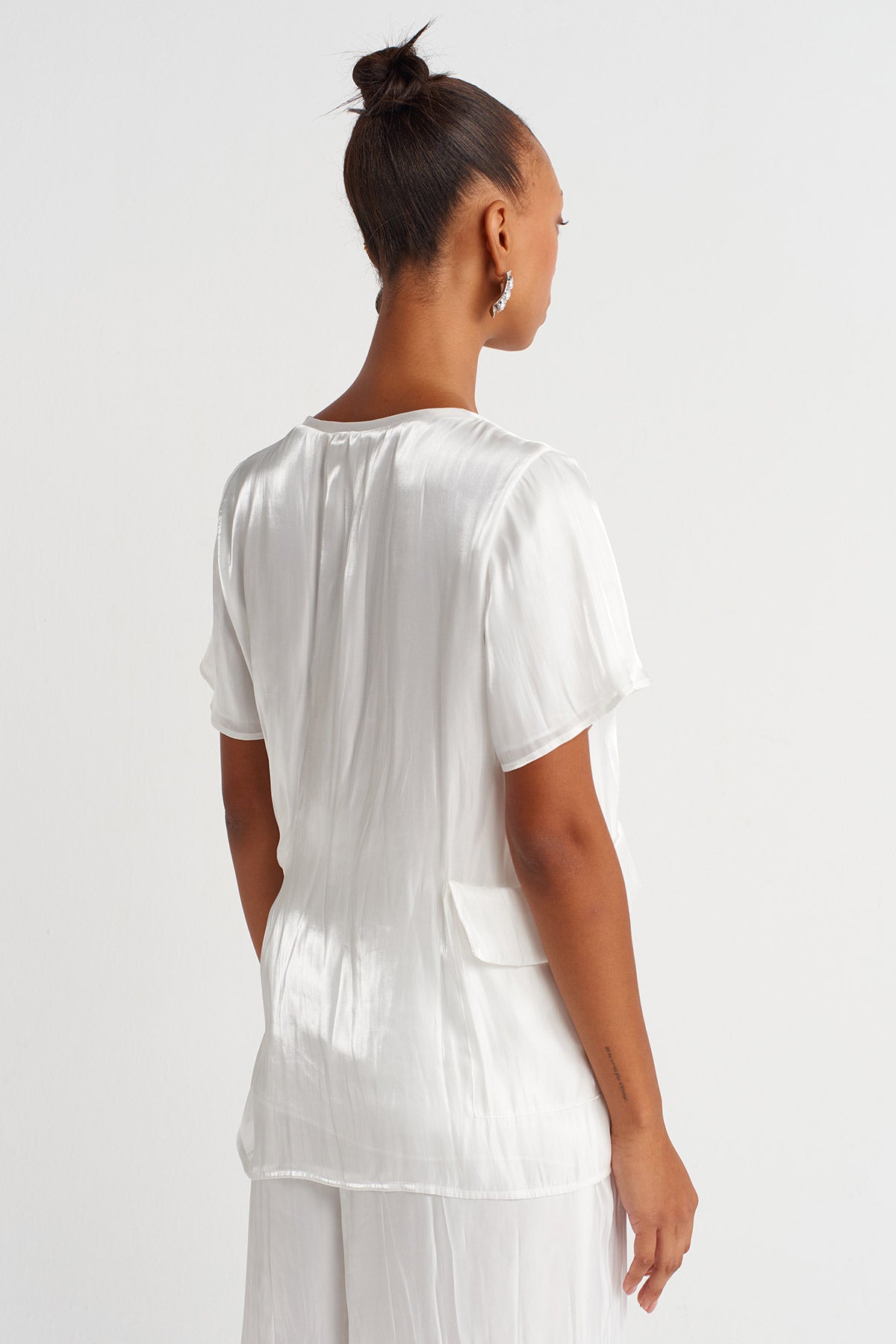 Off White Asymmetric Satin-Textured Blouse-Y261011032