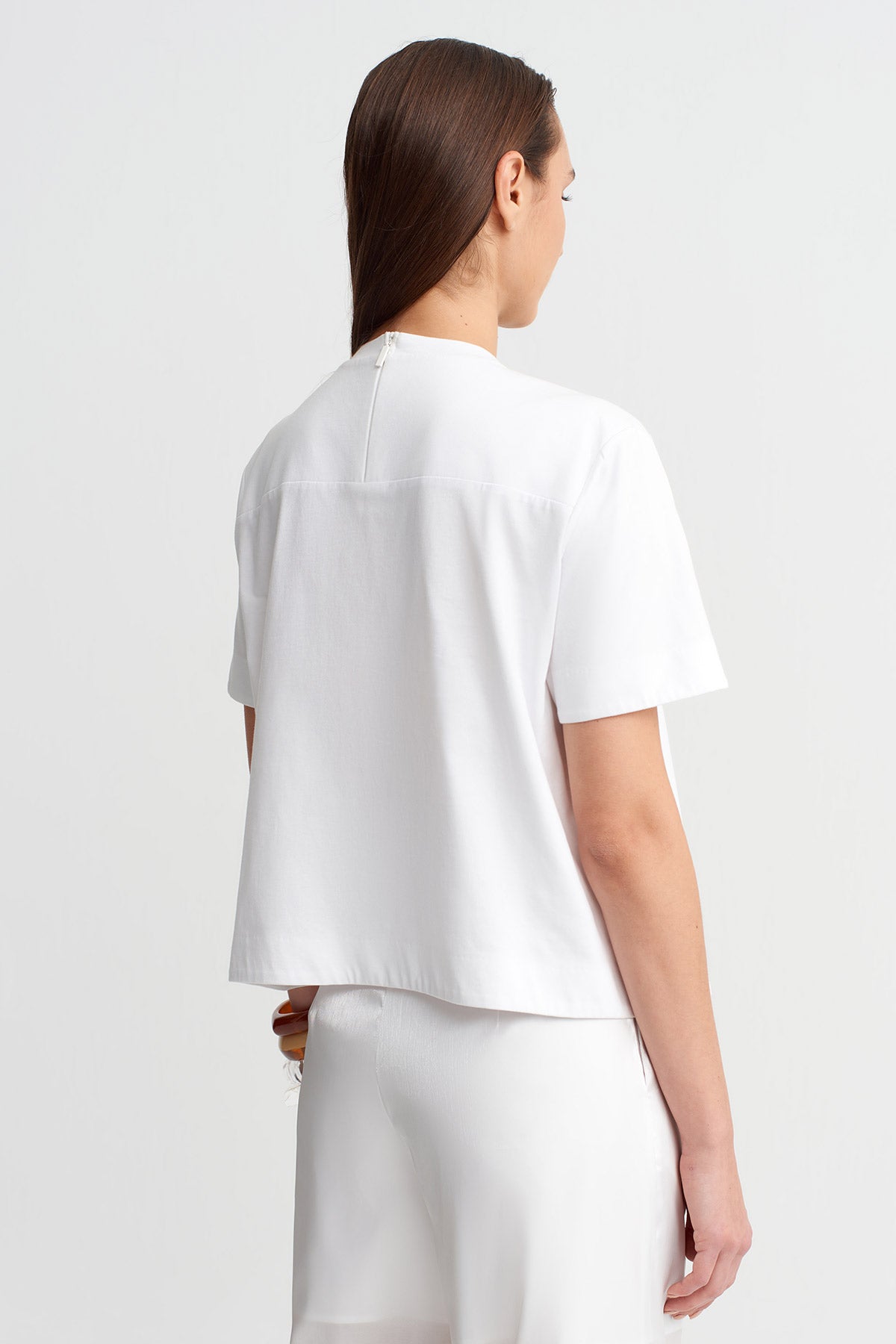 Off White Embellished T-Shirt-Y261011062