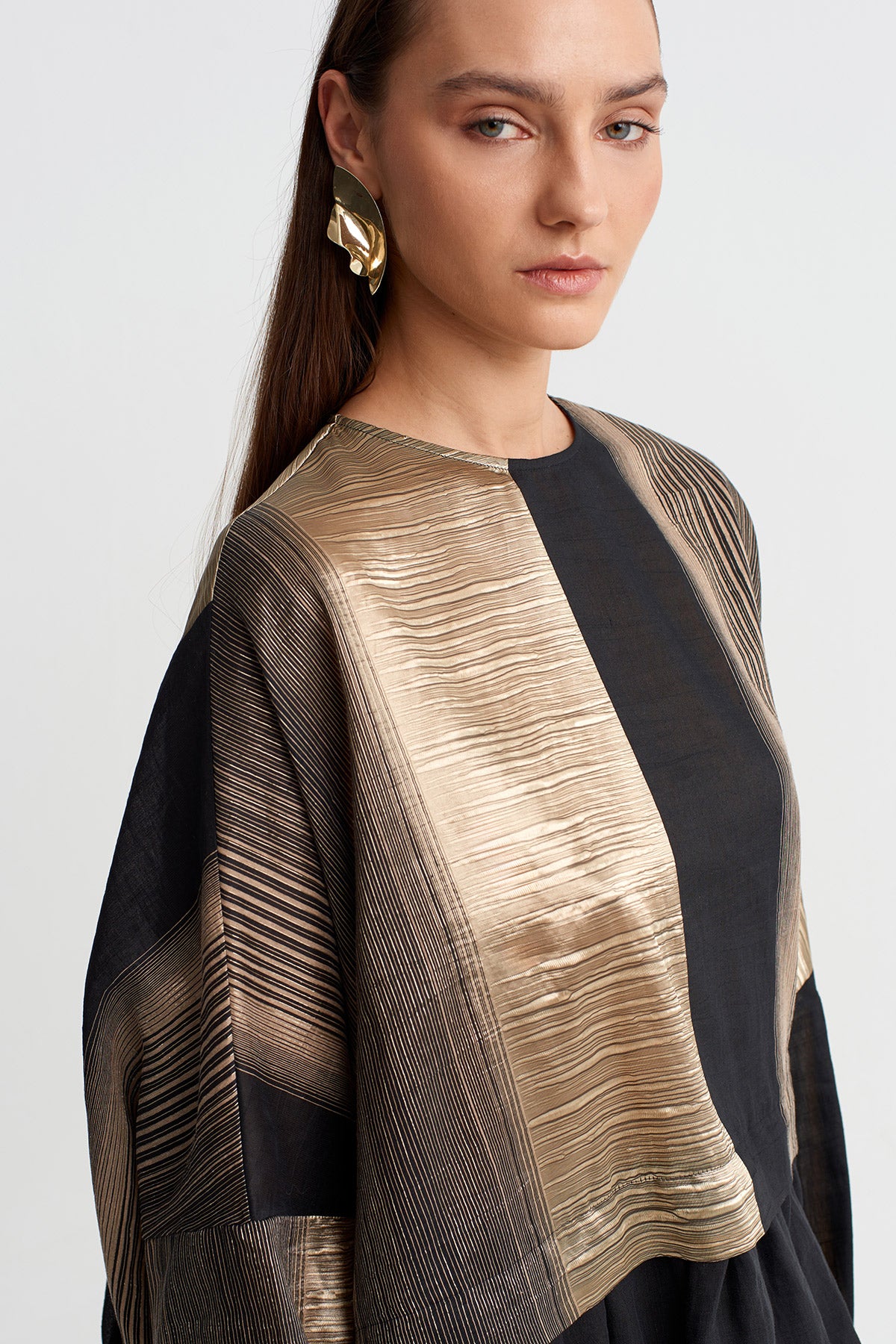 Black/Gold Gold Textured Oversize Blouse-Y261011065