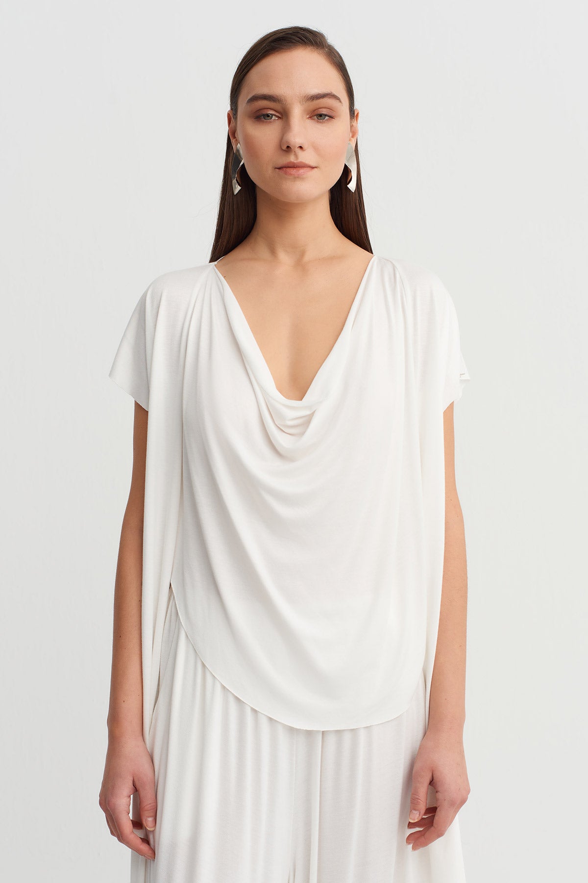 Off White Draped Neck Asymmetric T-Shirt-Y261011070