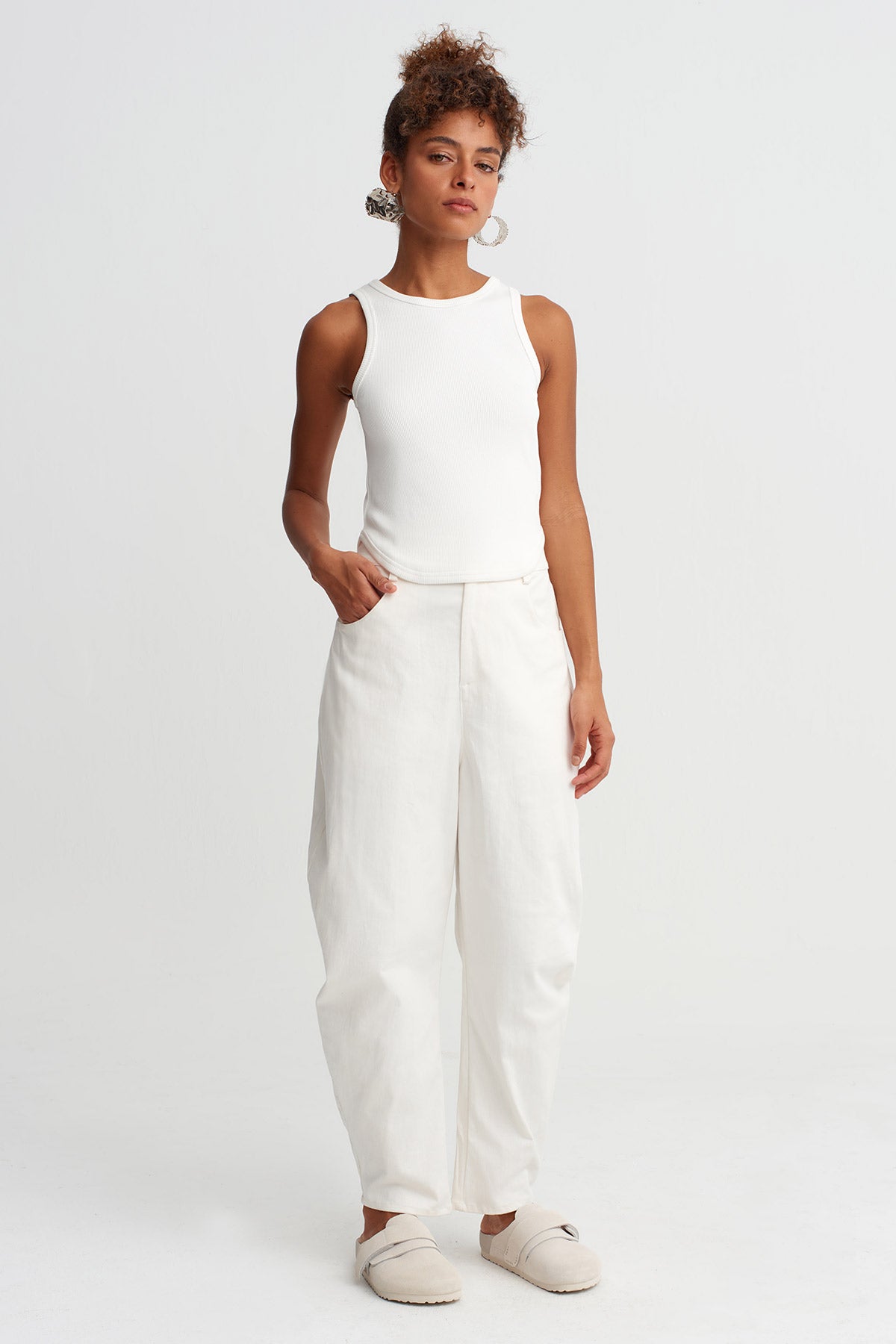 Off White Ribbed Sleeveless Top-Y261011040