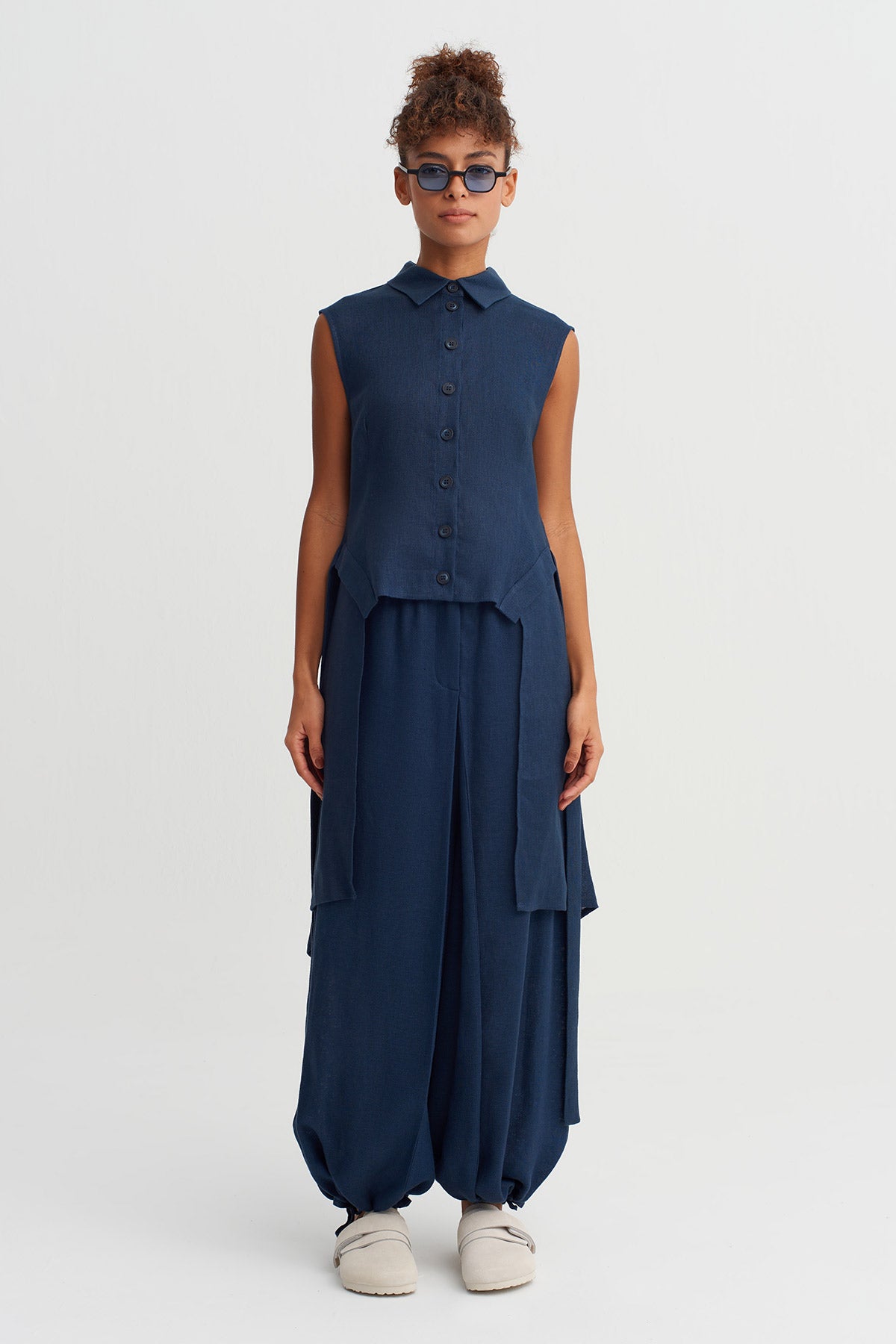 Indigo Sleeveless Asymmetric Linen Shirt-Y261011094