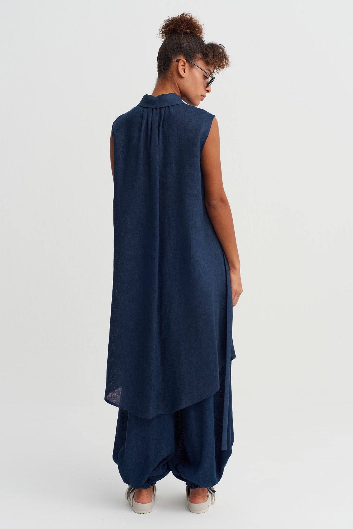 Indigo Sleeveless Asymmetric Linen Shirt-Y261011094