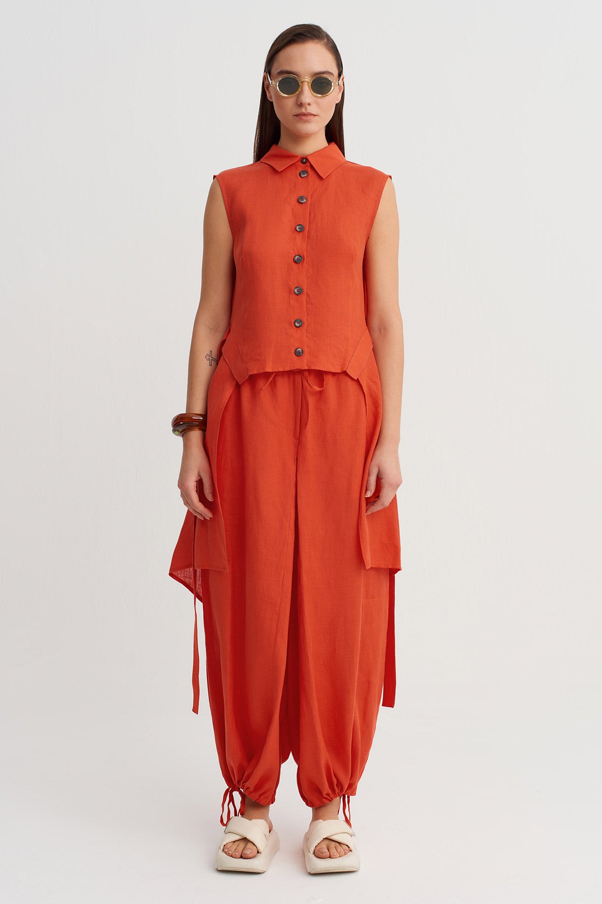 Pomegranade Sleeveless Asymmetric Shirt-Y261011096