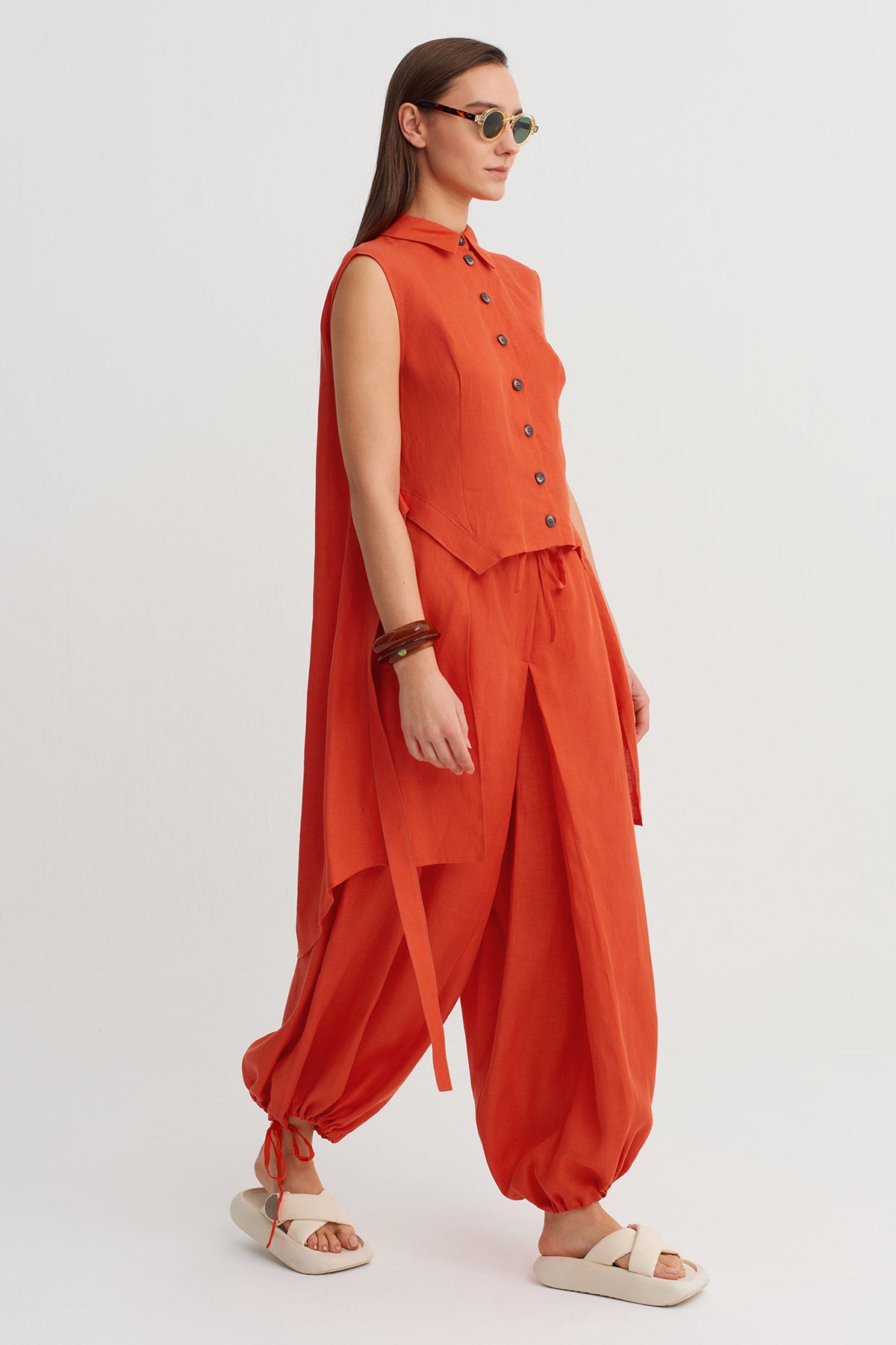 Pomegranade Sleeveless Asymmetric Shirt-Y261011096