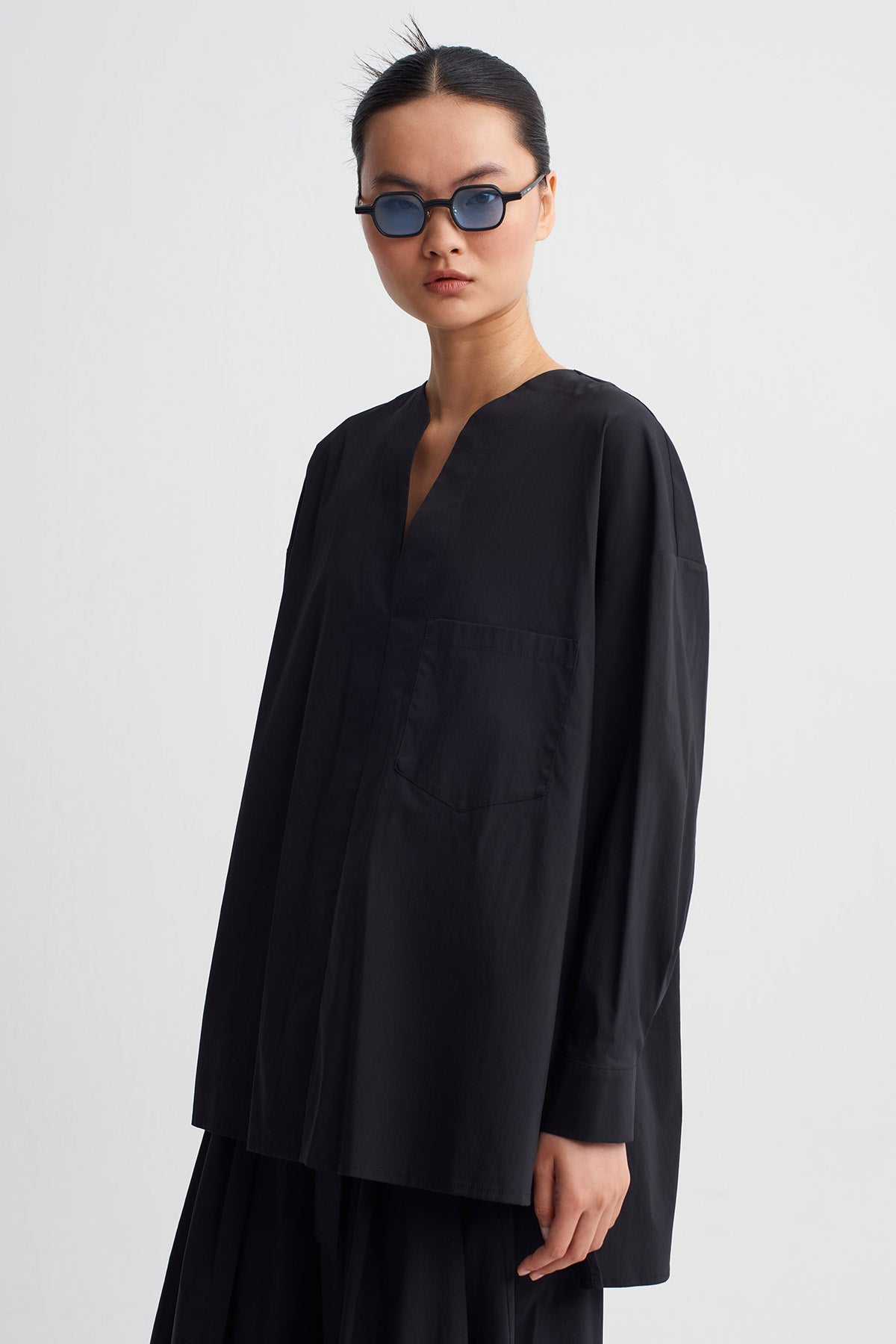 Black Poplin V-Neck Blouse-Y261011148