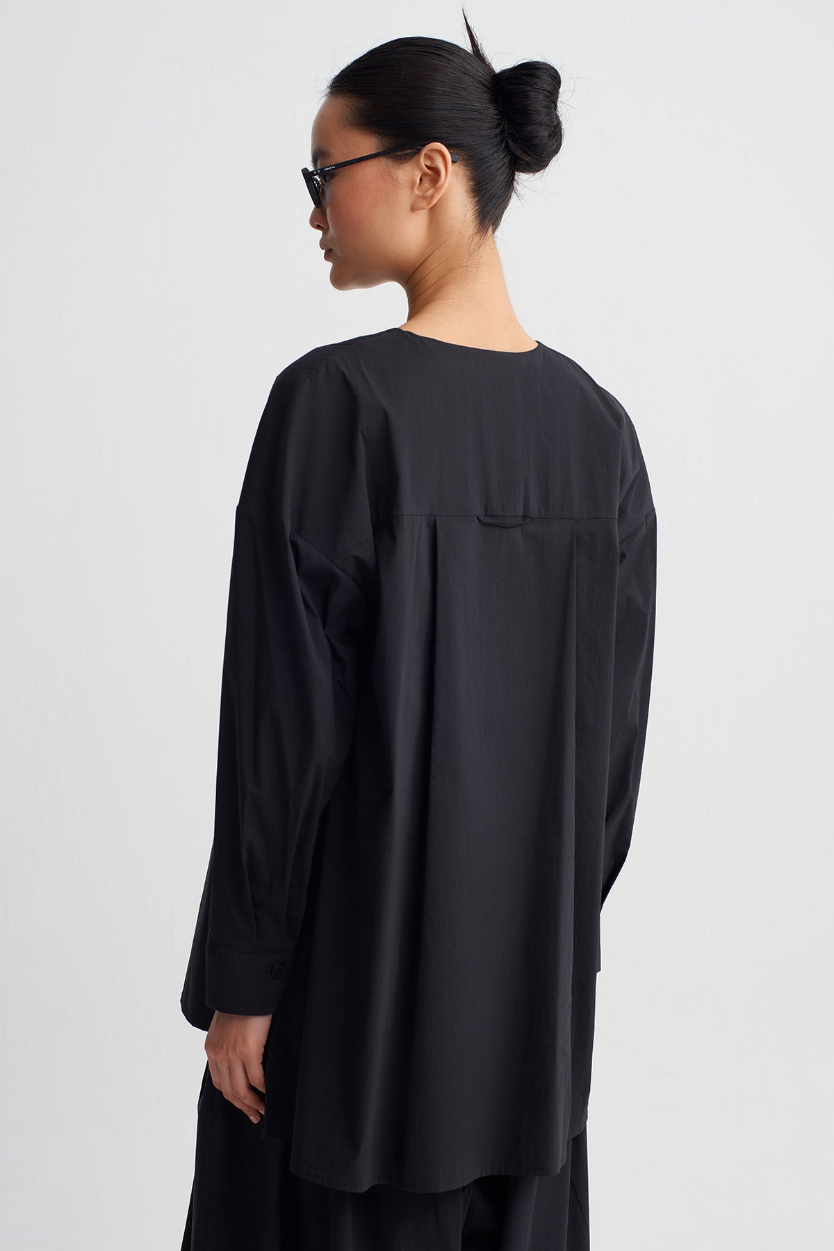 Black Poplin V-Neck Blouse-Y261011148