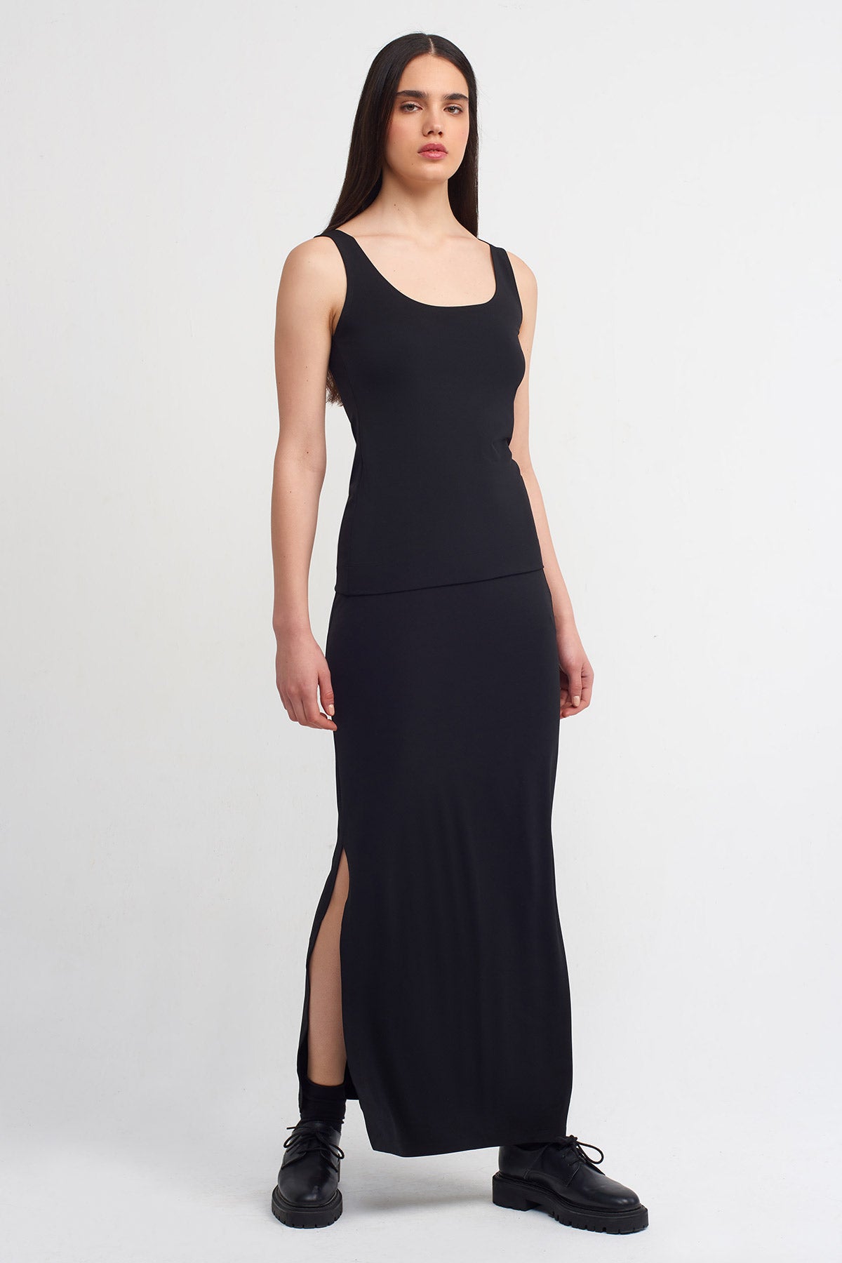 Black Basic Jersey Tank Top-Y261011180