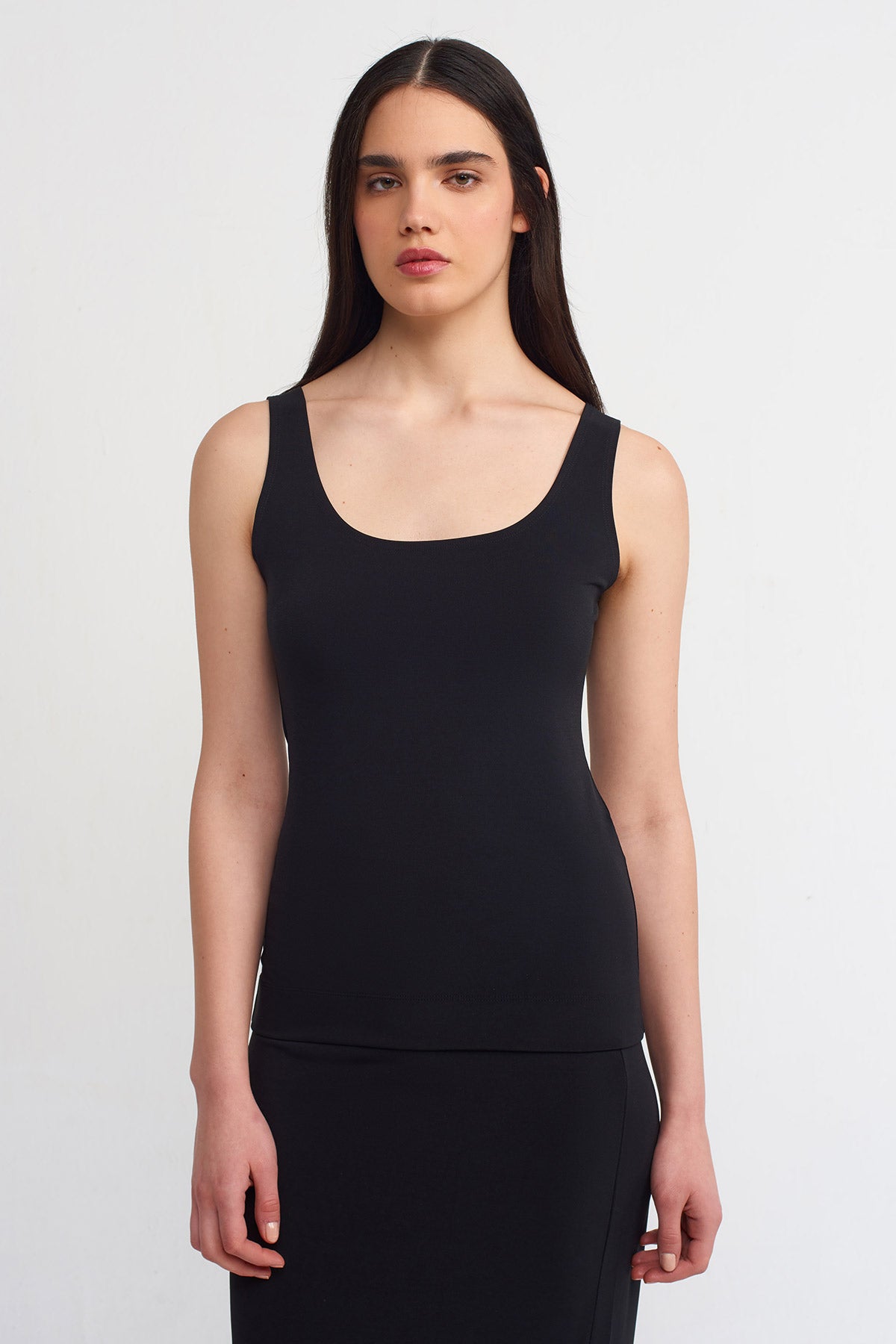 Black Basic Jersey Tank Top-Y261011180
