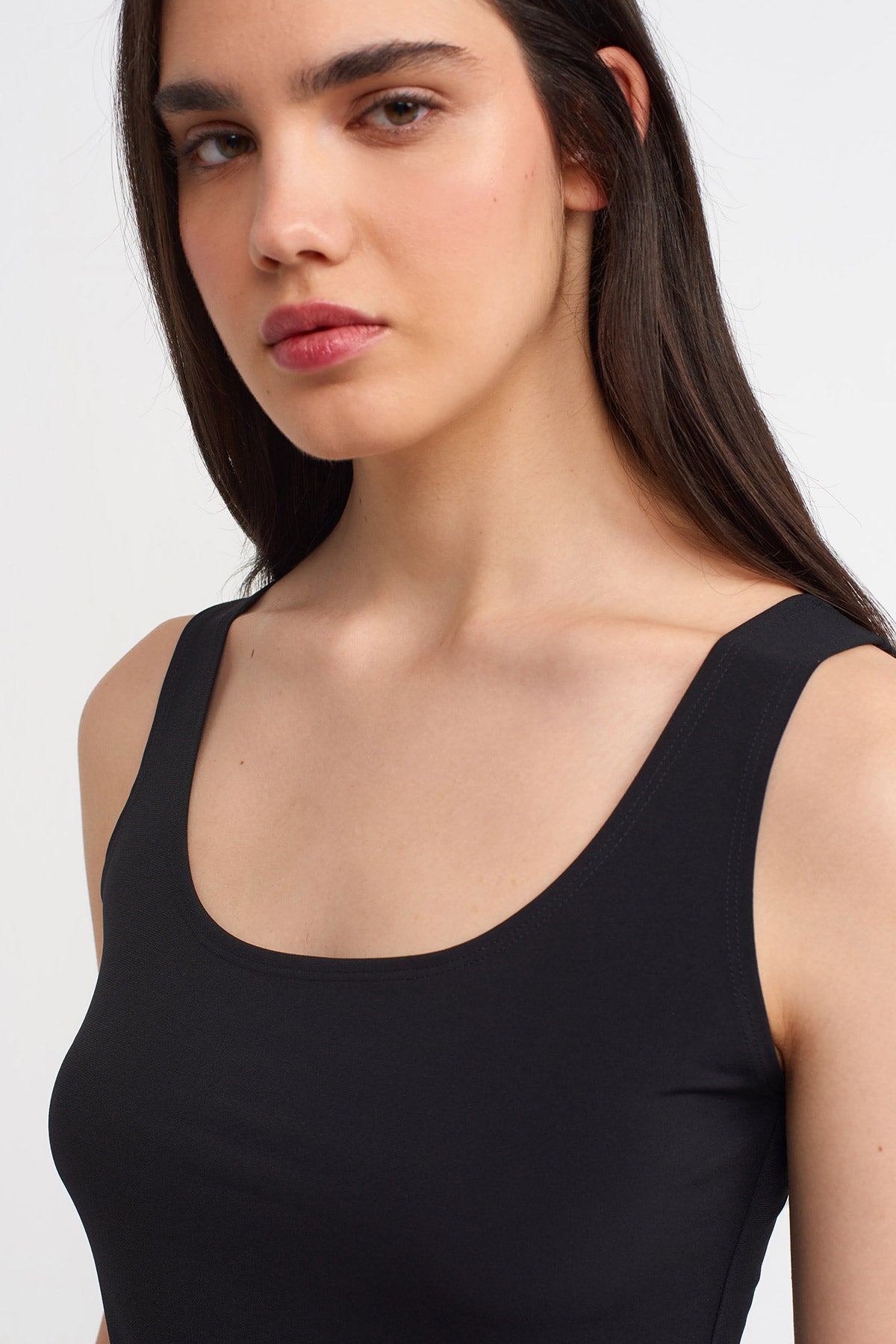 Black Basic Jersey Tank Top-Y261011180