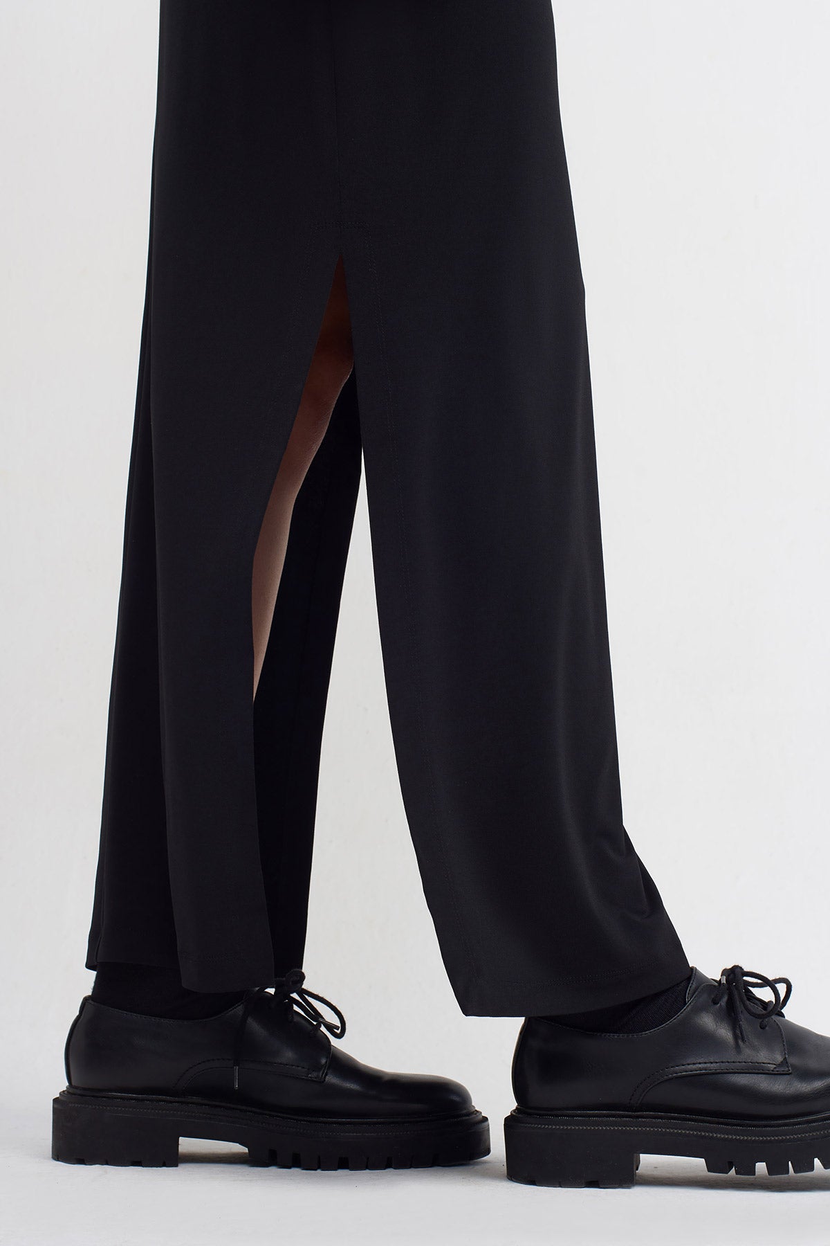 Black Side Slit Jersey Maxi Skirt-Y262012029