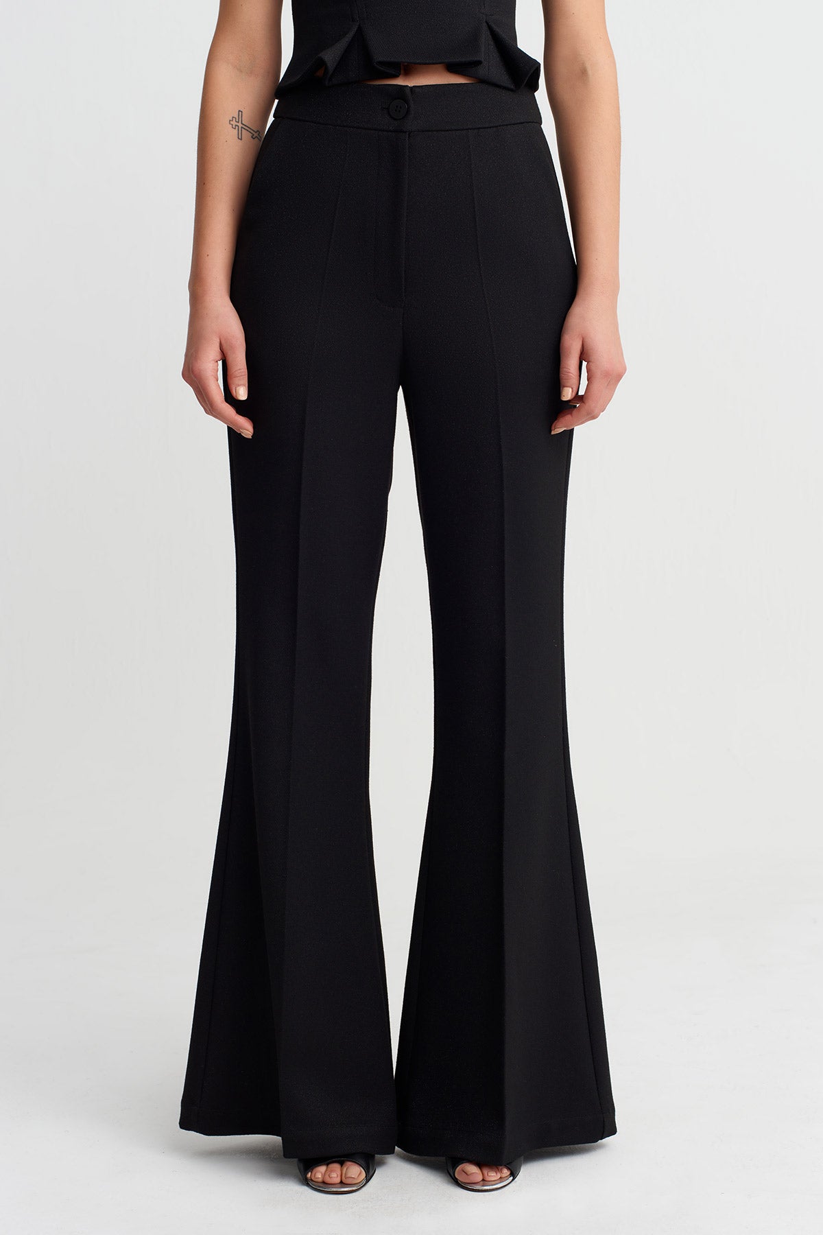 Black High-Waist Wide-Leg Trousers-Y263013017