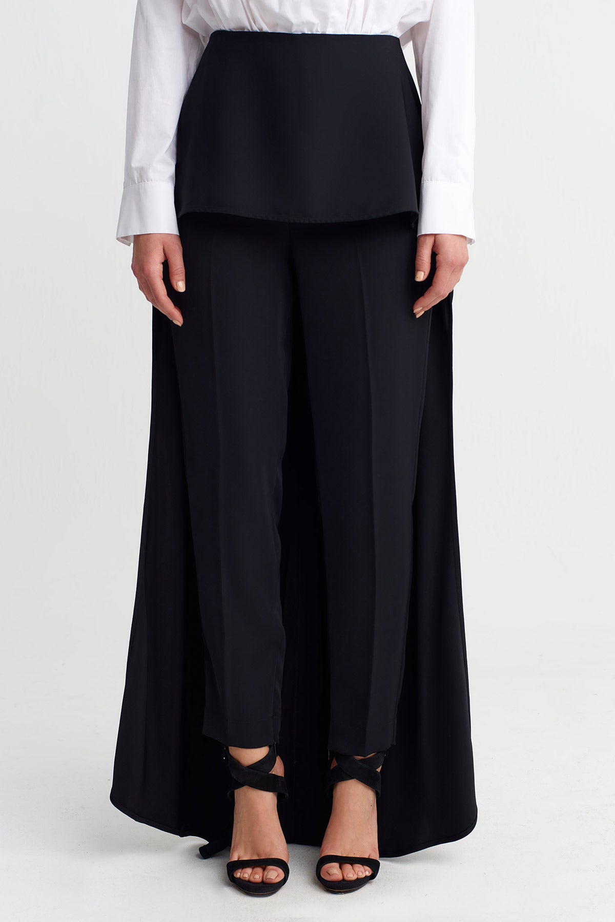Black Slim-Fit Overlay Detailed Trousers-Y263013018