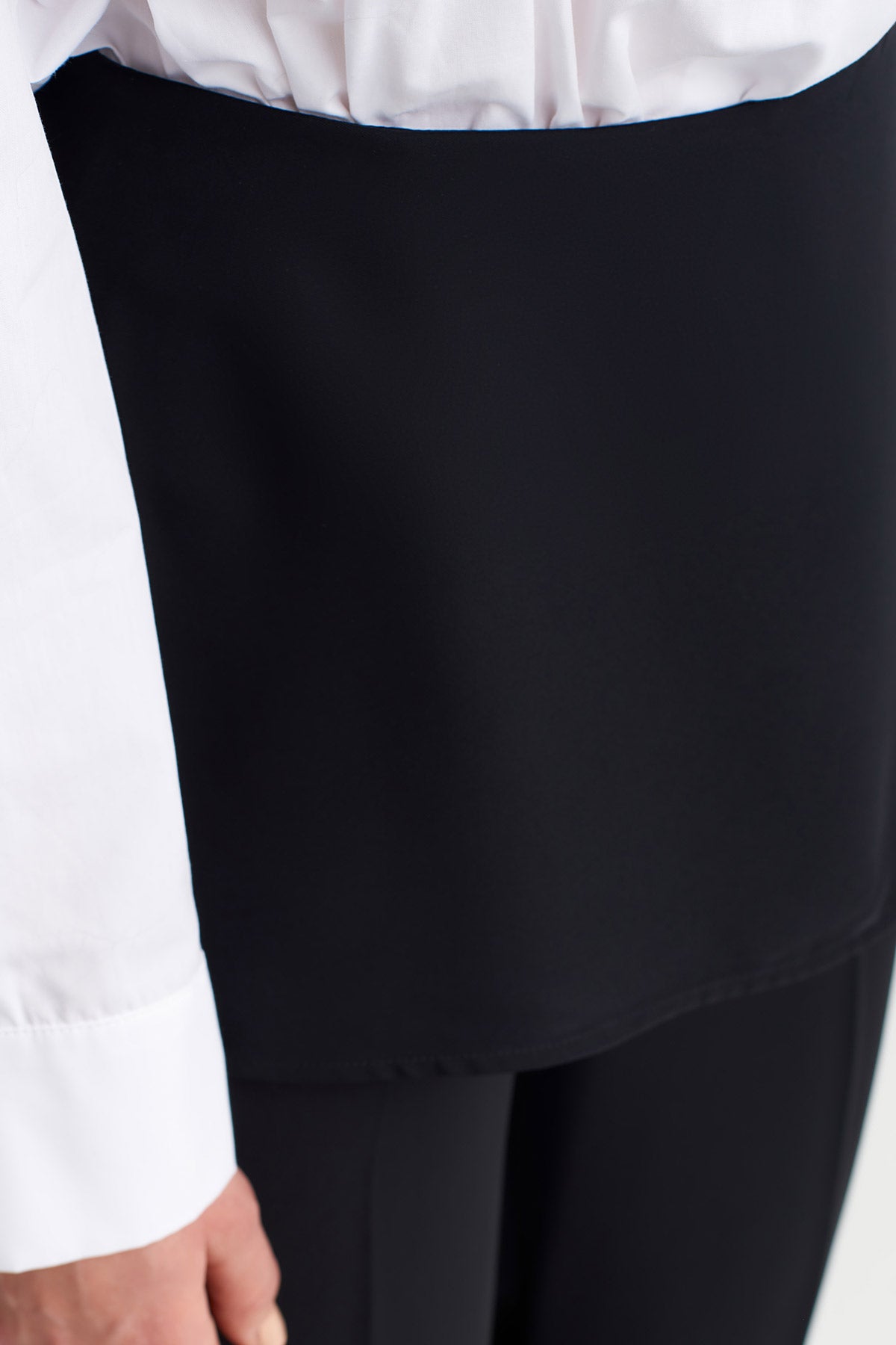 Black Slim-Fit Overlay Detailed Trousers-Y263013018