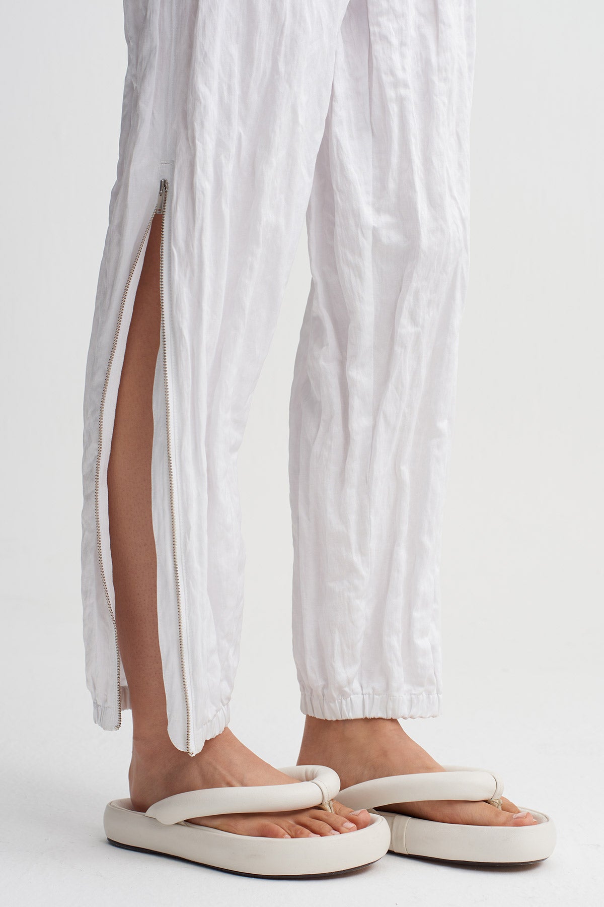 Off White Crinkled Poplin Trousers-Y263013092