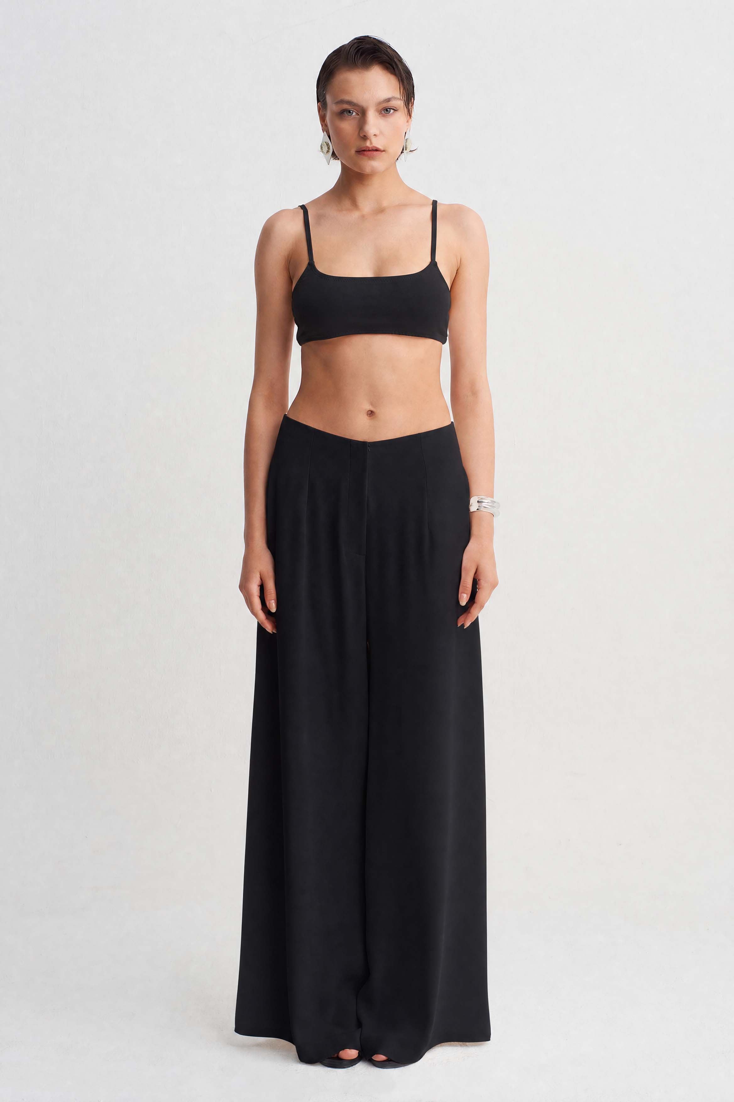 Black Wide-Leg Trousers-Y263013095