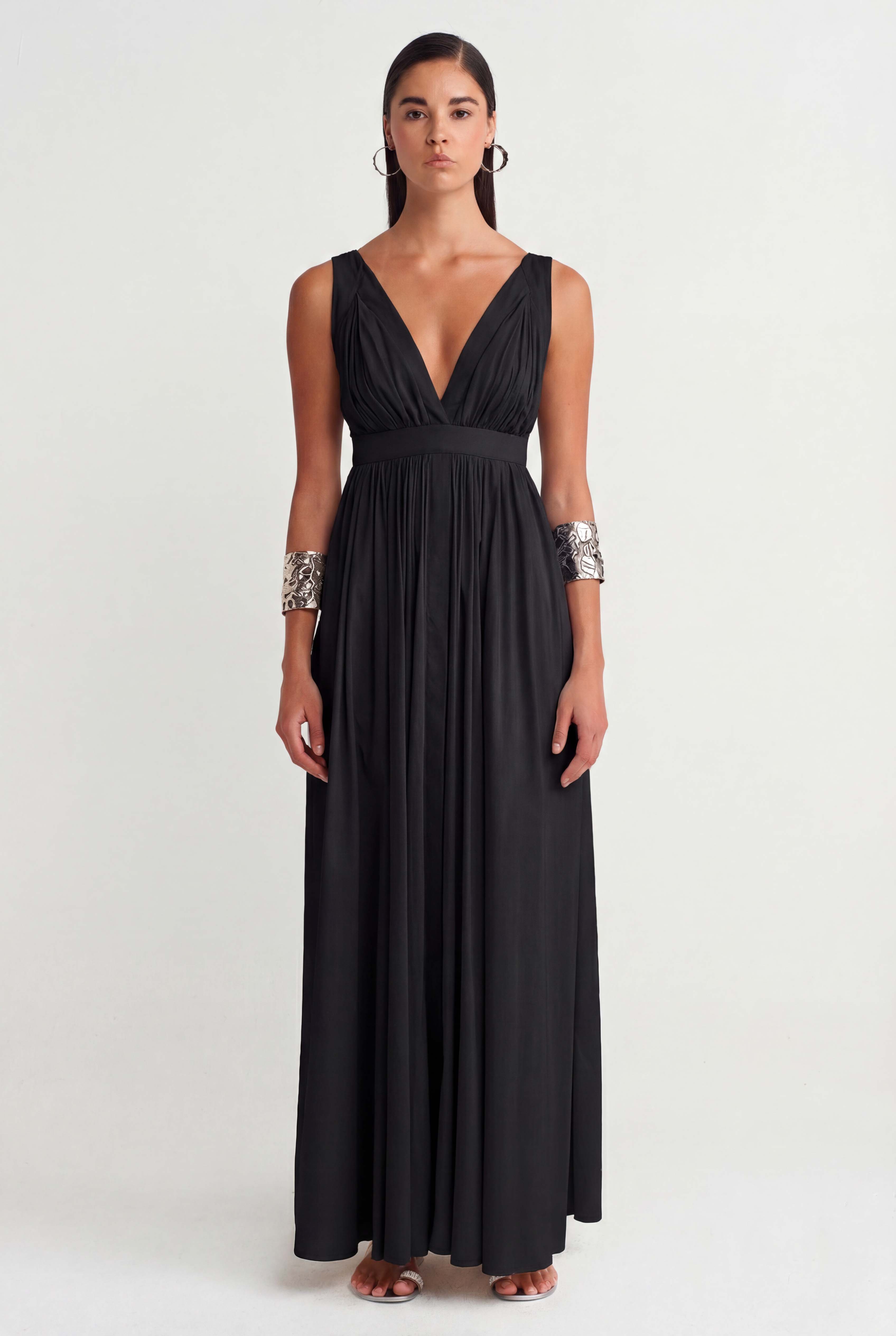 Black V-Neck Draped Maxi Dress-Y264014017