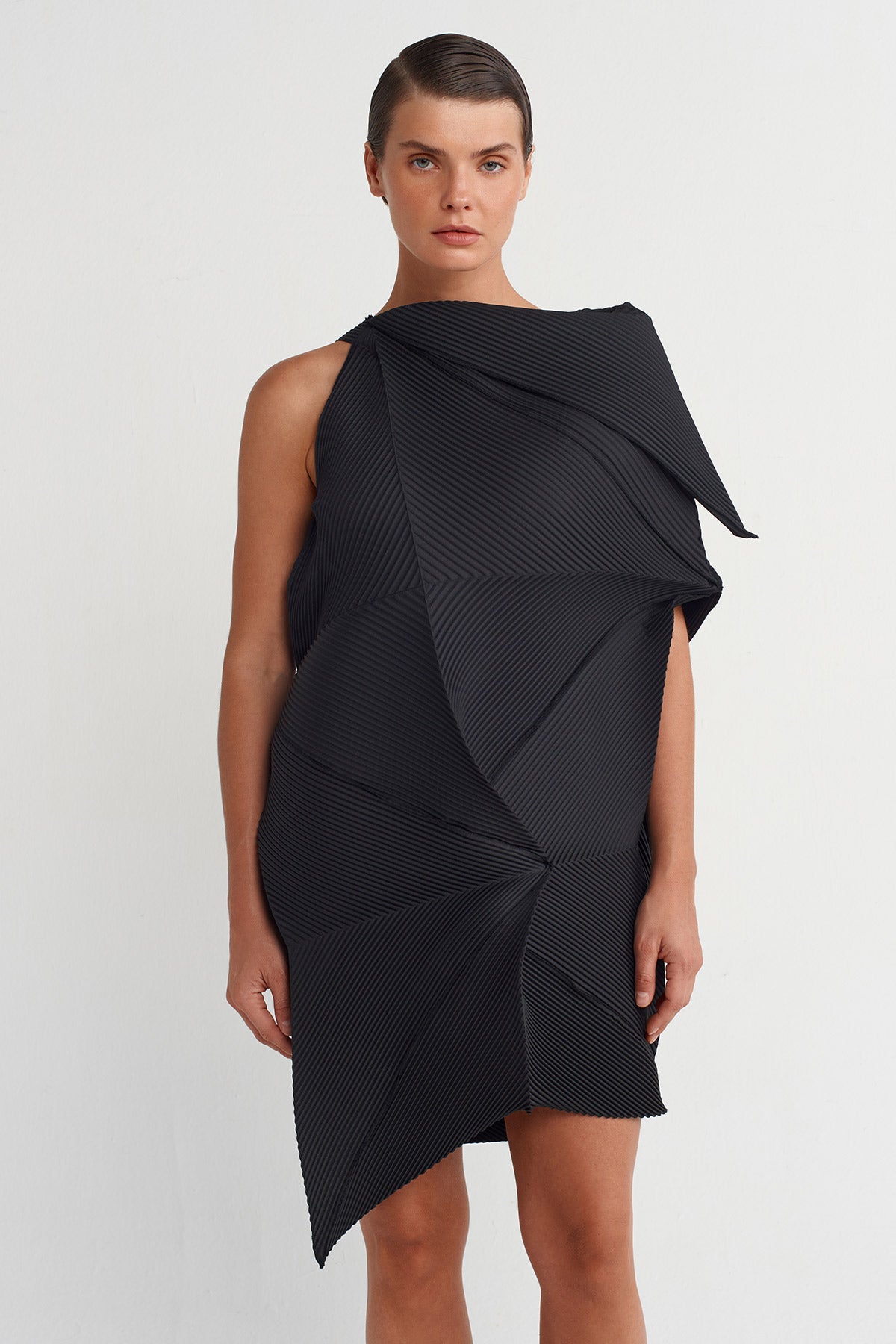 Black Origami-Style Pleated Dress-Y264014030