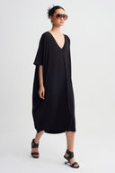 Black V-Neck Oversized Jersey Dress-Y264014136