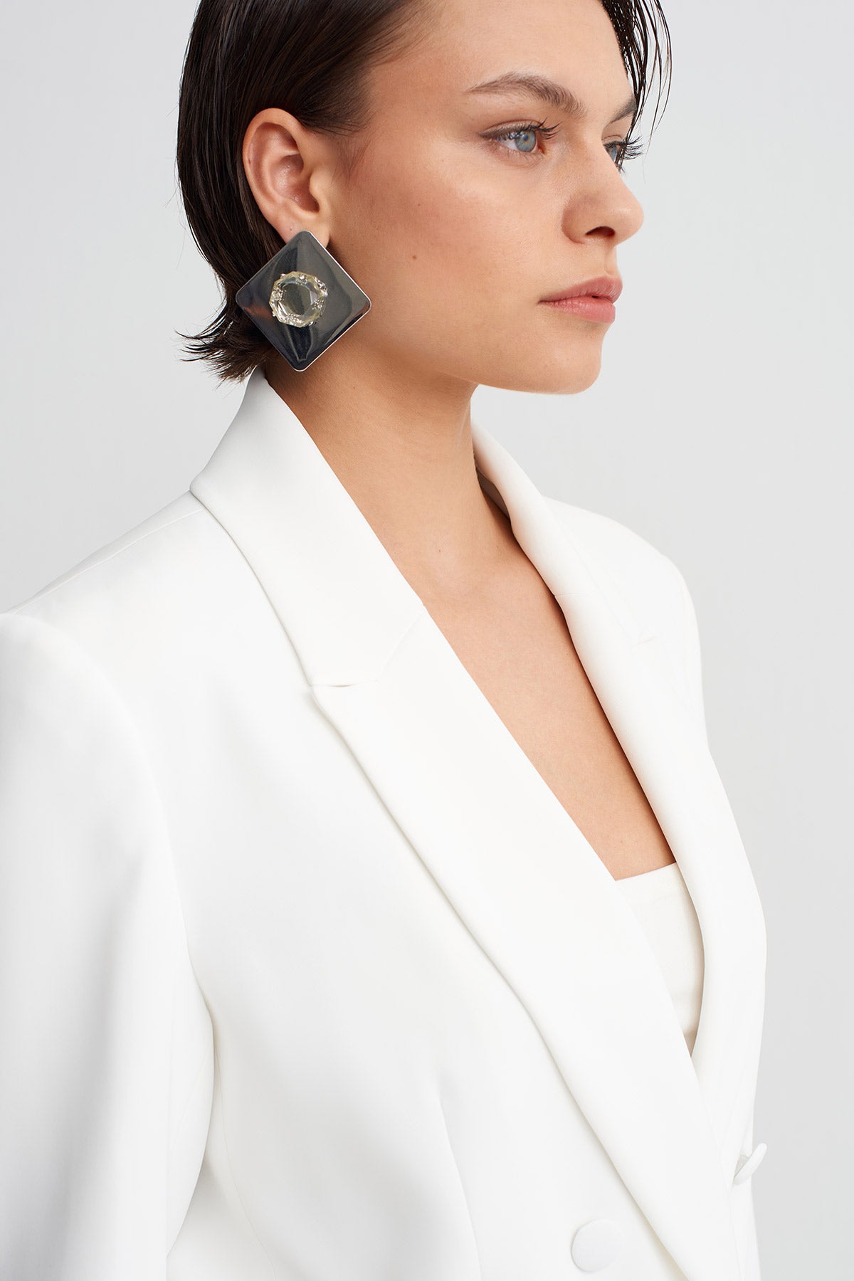 Off White Shawl Collar Blazer-Y265015105