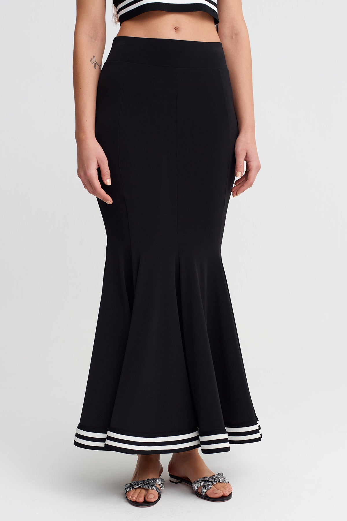 Black Striped Detail Mermaid Jersey Skirt-Y262012001