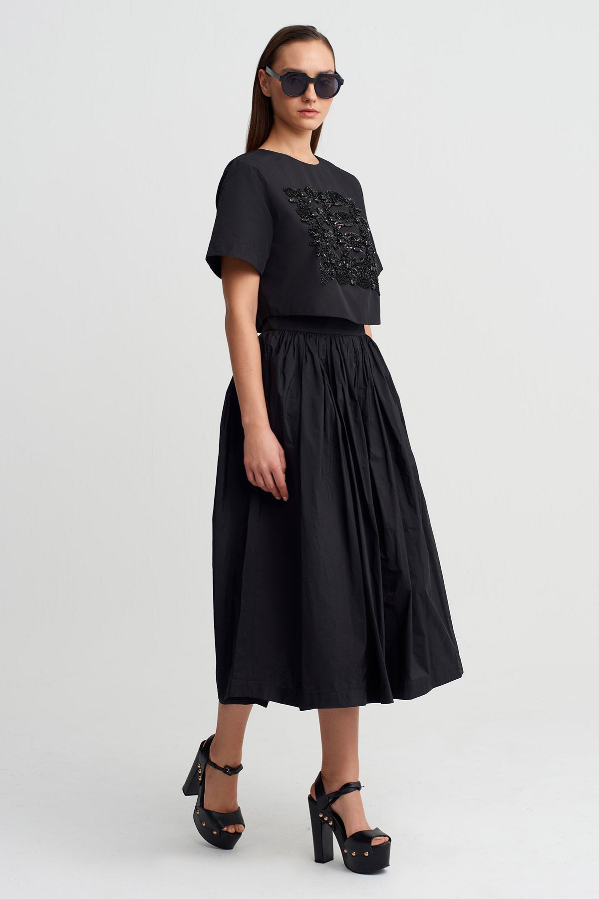 Black Pocketed Taffeta Midi Skirt-Y262012010