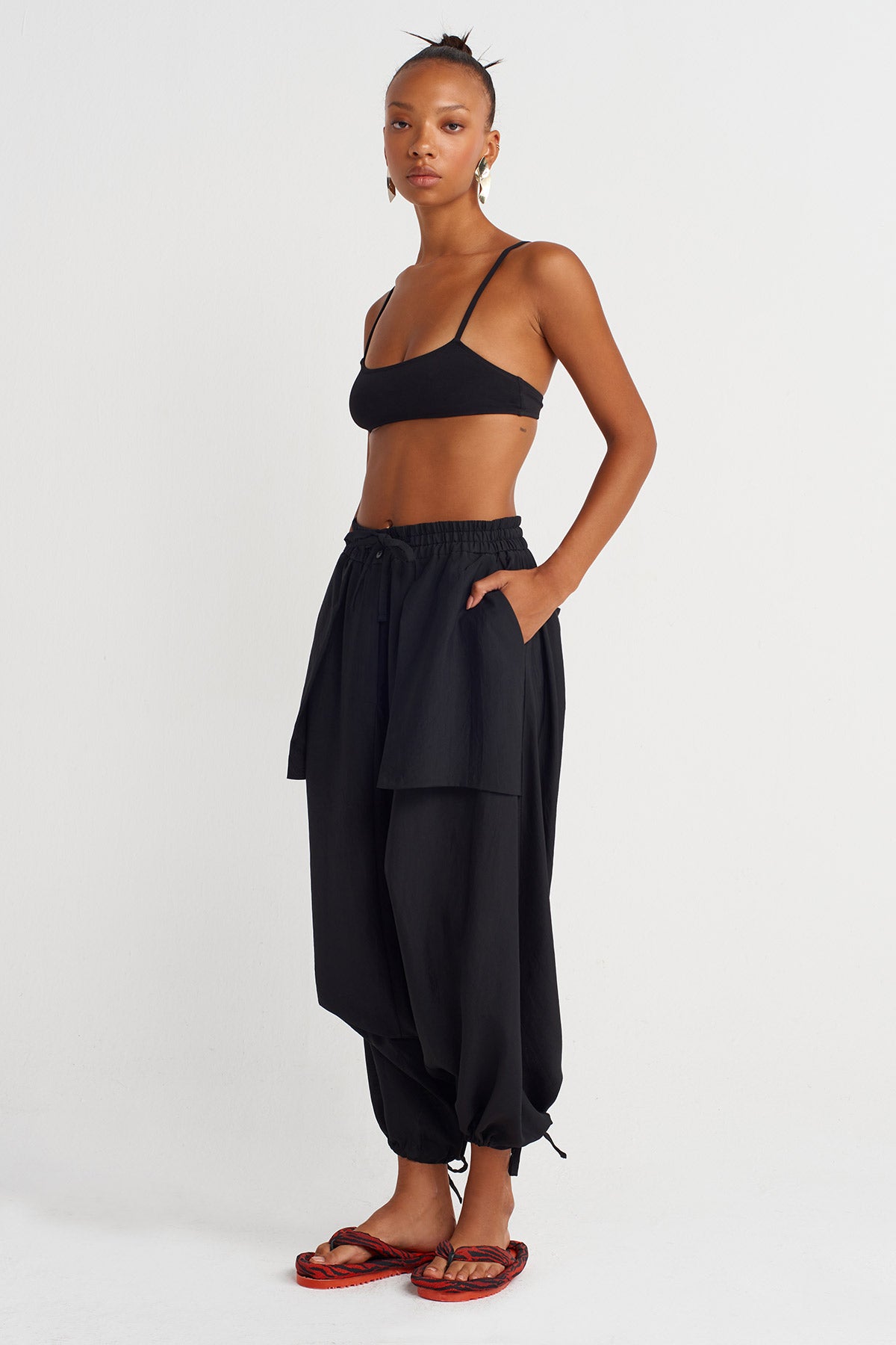 Black Layered Detail Harem Pants-Y263013013