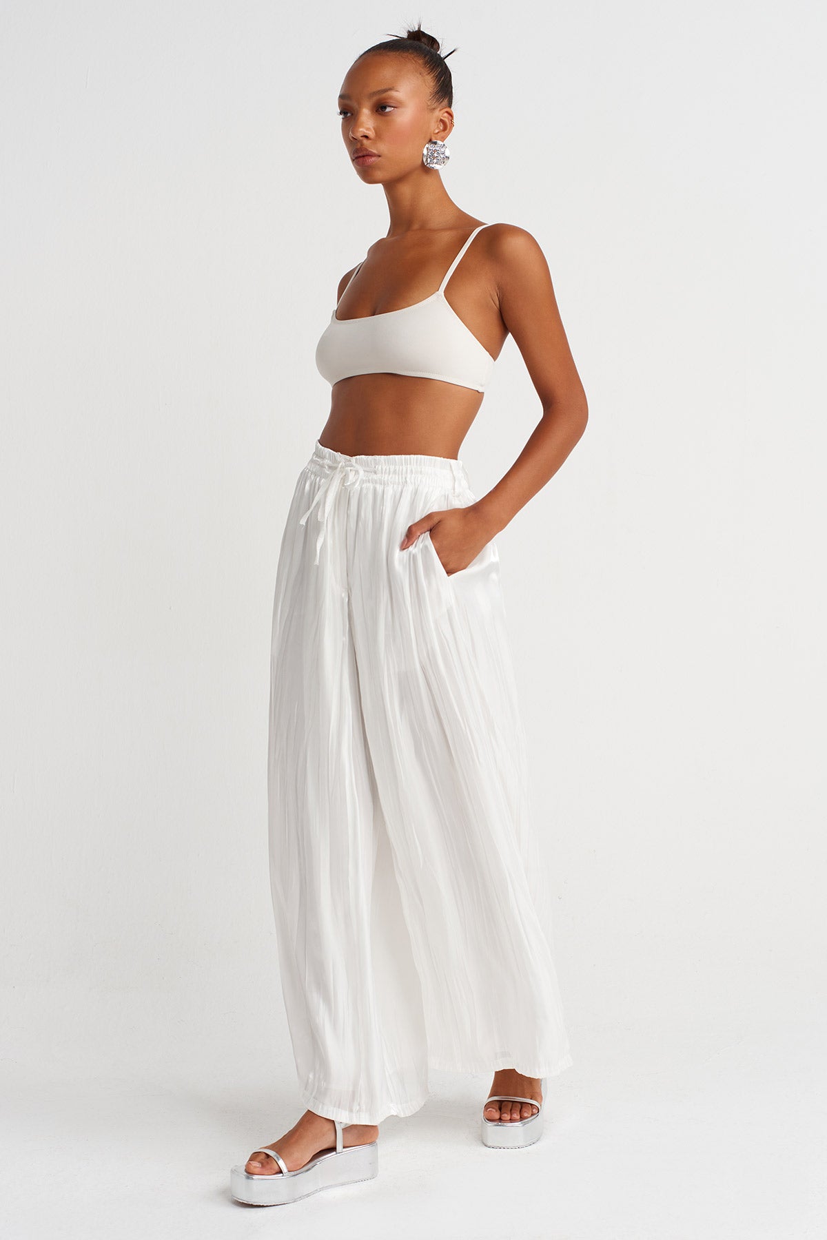 Off White Crinkled Texture Wide-Leg White Trousers-Y263013015