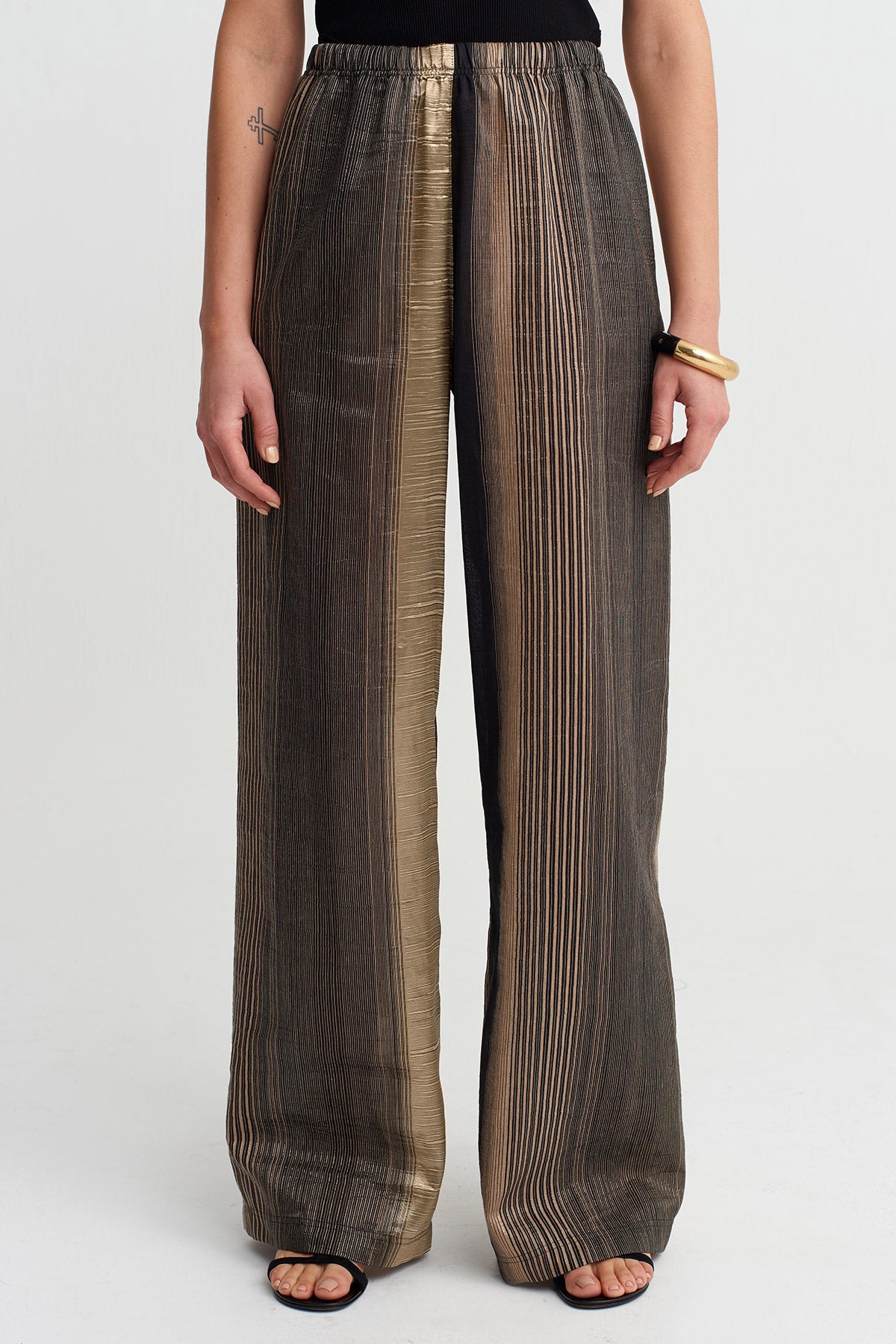Black/Gold Textured Wide-Leg Trousers-Y263013036