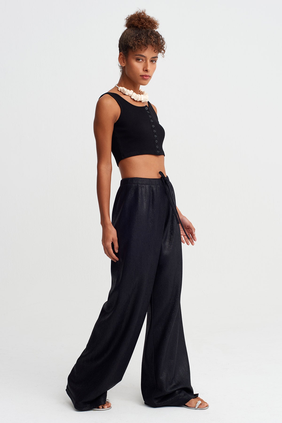 Black Textured Wide-Leg Trousers-Y263013037