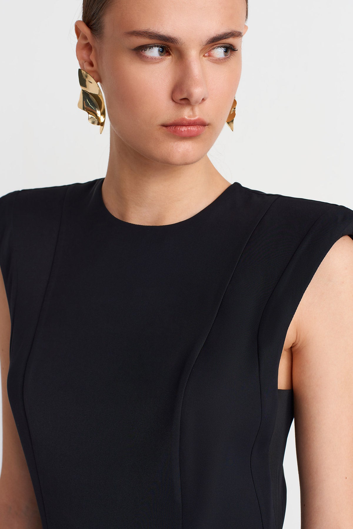 Black Padded Shoulder Wide-Leg Jumpsuit-Y264014020