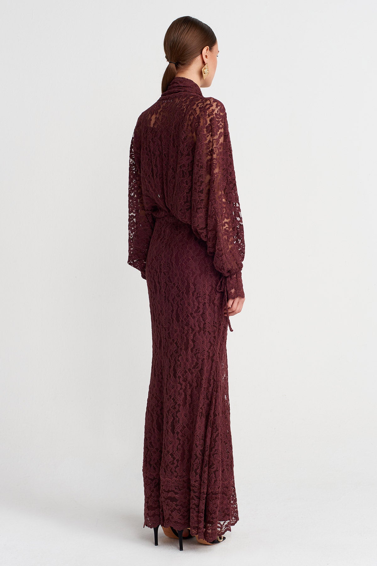 Burgundy Deep Plunge Lace Maxi Dress-Y264014021