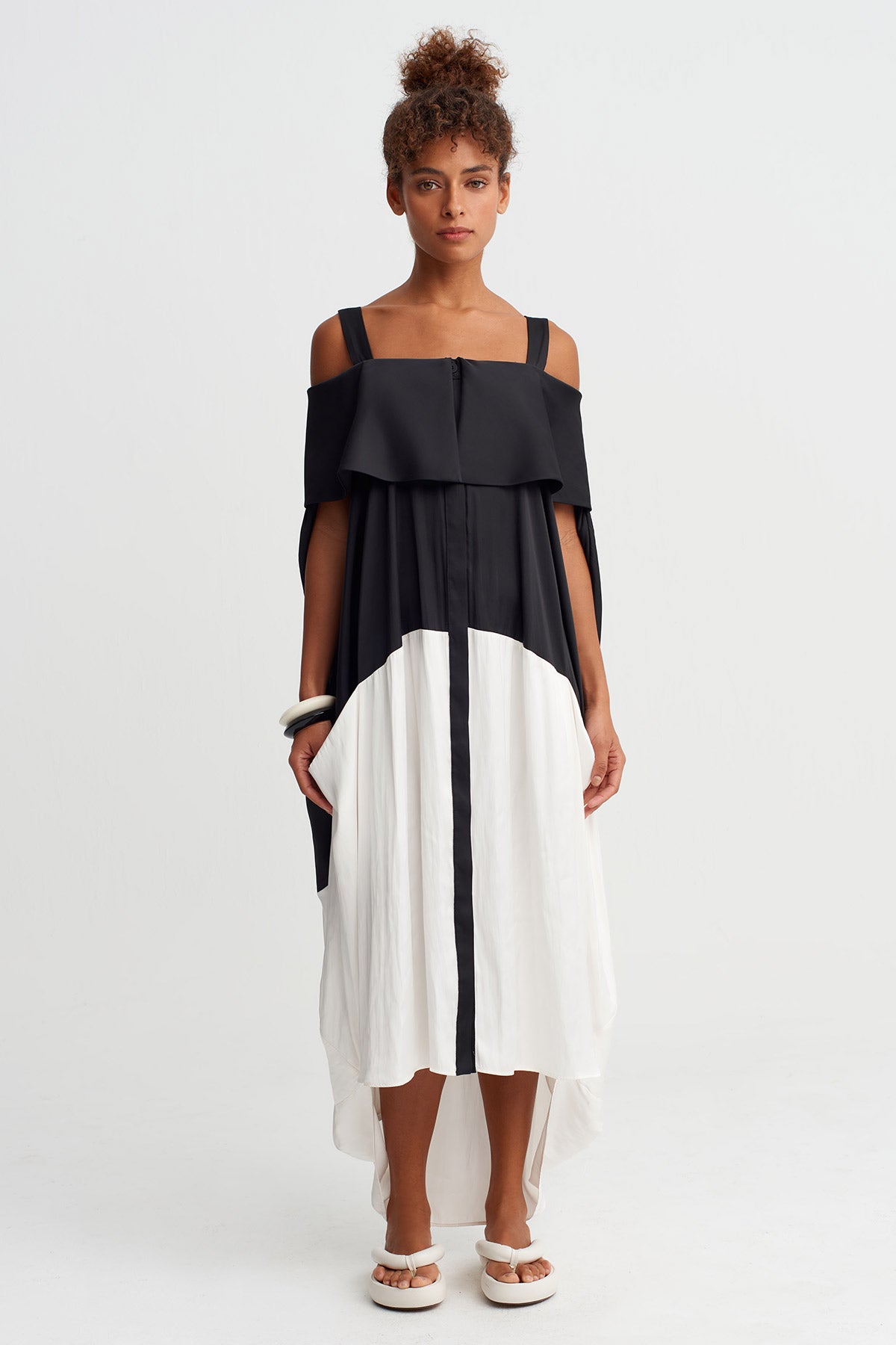 Black / White Contrast Panel Off-Shoulder Dress-Y264014039