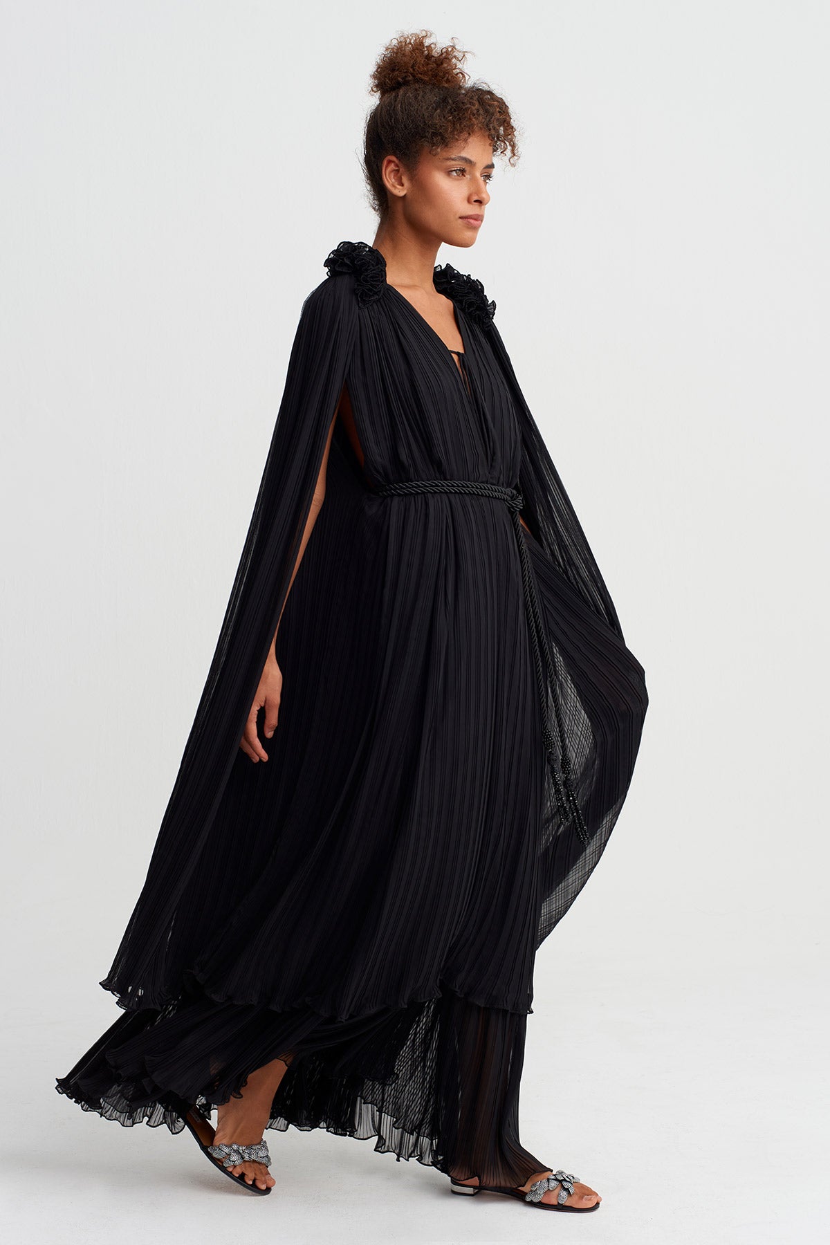 Black Cape-Detail Pleated Maxi Dress-Y264014043