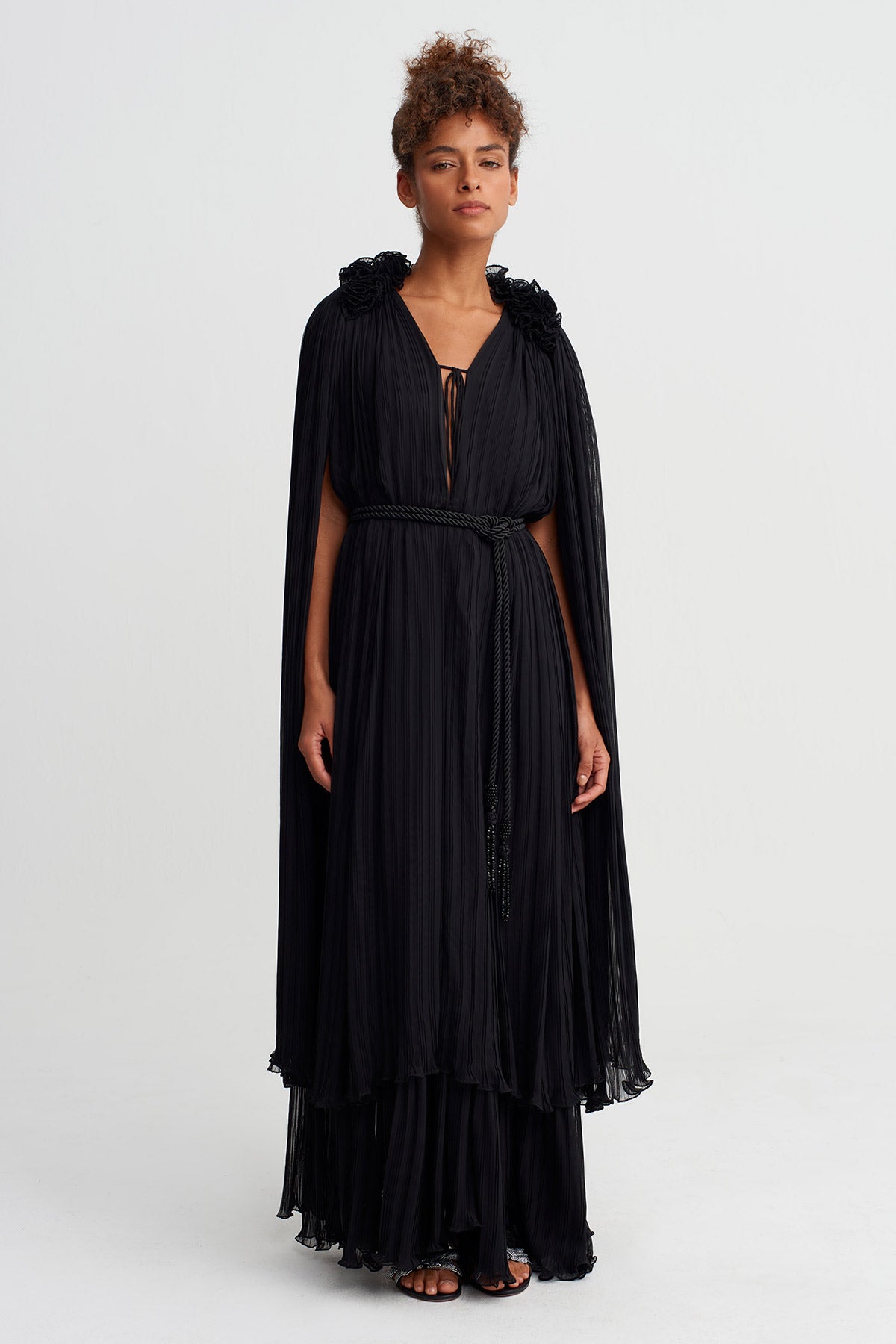 Black Cape-Detail Pleated Maxi Dress-Y264014043
